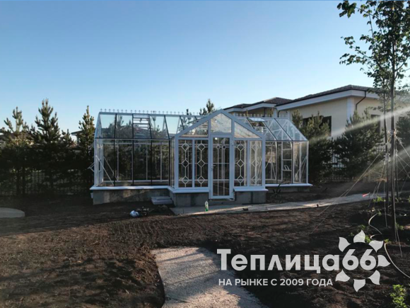 Теплица botanik T с большим тамбуром под стекло (24 м²)